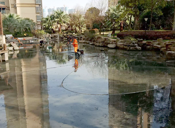 巴林左景观池淤泥清理